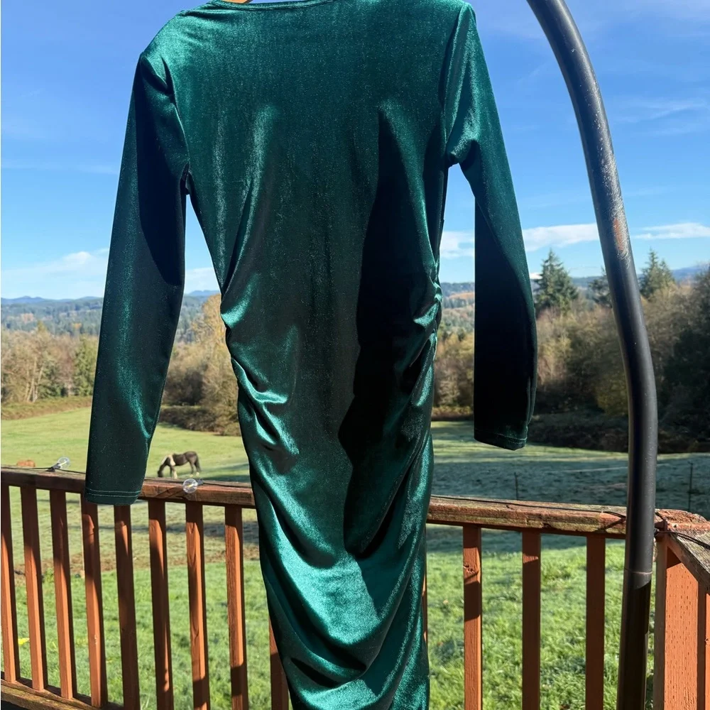 SHEIN Deep Green Velvet Long Sleeve Dress - Picture 5 of 6